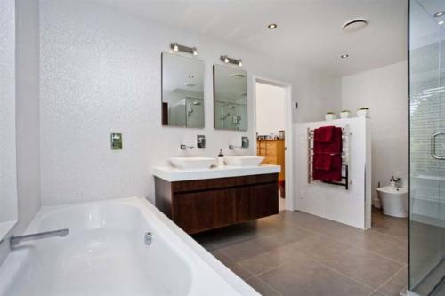 168-AY22874-Rodney-District