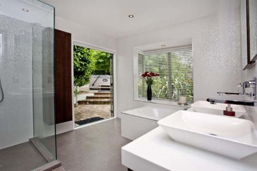 184-AY22874-Rodney-District