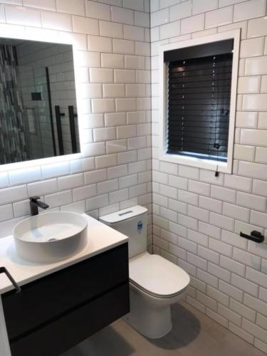 48354981_2005496216213365_7204823328555532288_n_(1)_(1)