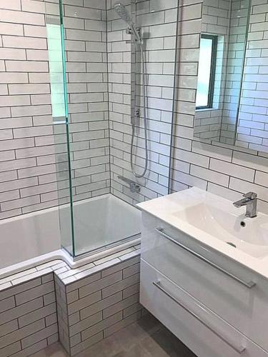 48384647 2012375832192070 2021724170894704640 n